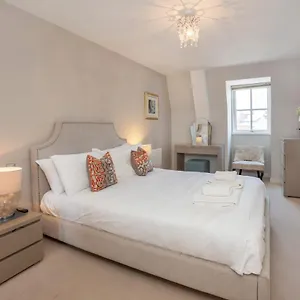 https://79-centurion-square.yorkshirehotels.net